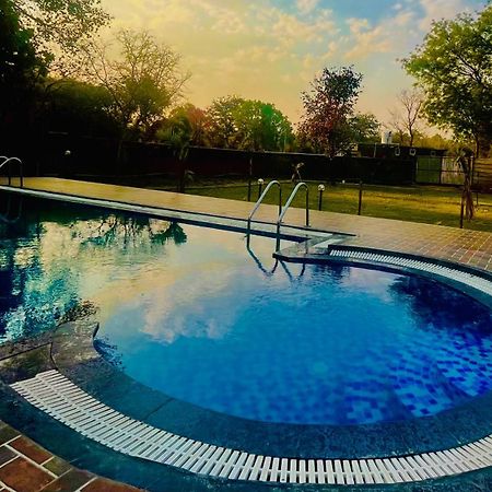 Hotel Jungle Palace Resort Umaria  Ngoại thất bức ảnh